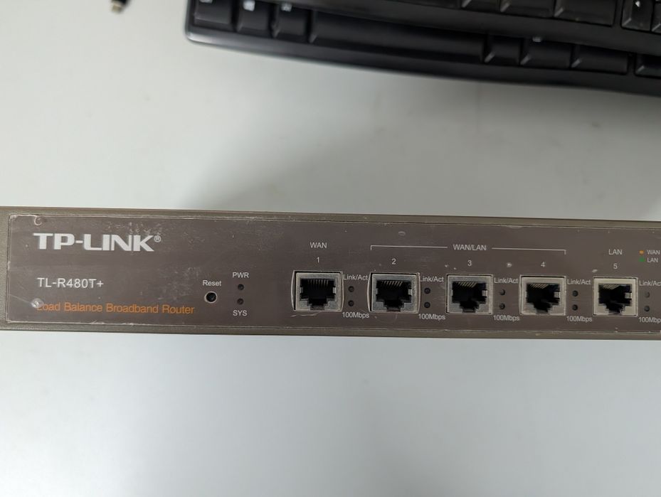 Router cu load balancing