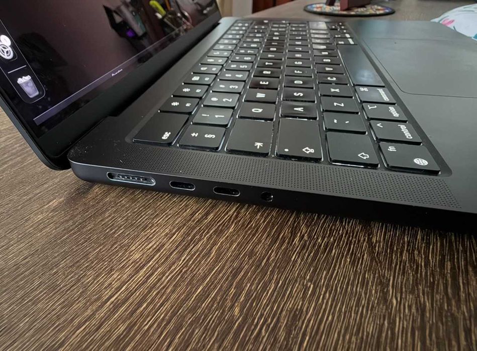 MacBook Pro 14" M3 Pro | 18GB RAM | 1TB SSD | – Stare Impecabilă