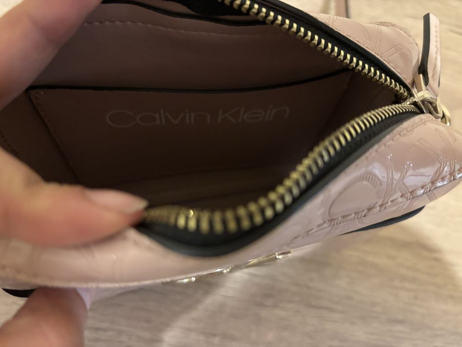 Calvin Klein чанта