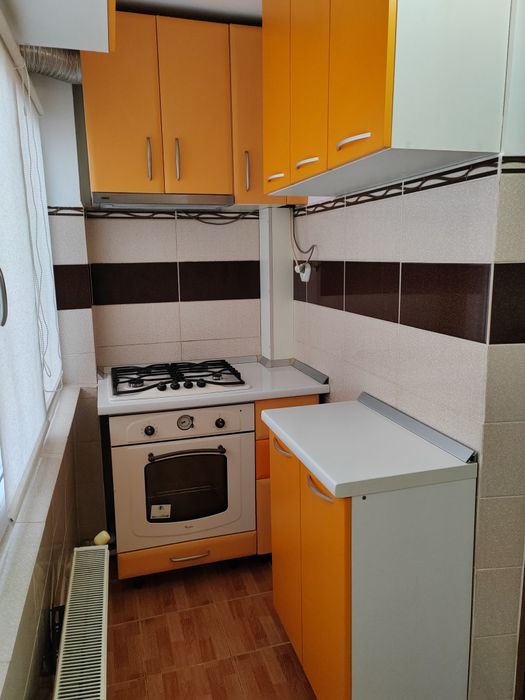 Închiriez apartament 2 camere - Bd. Roman  Mușat