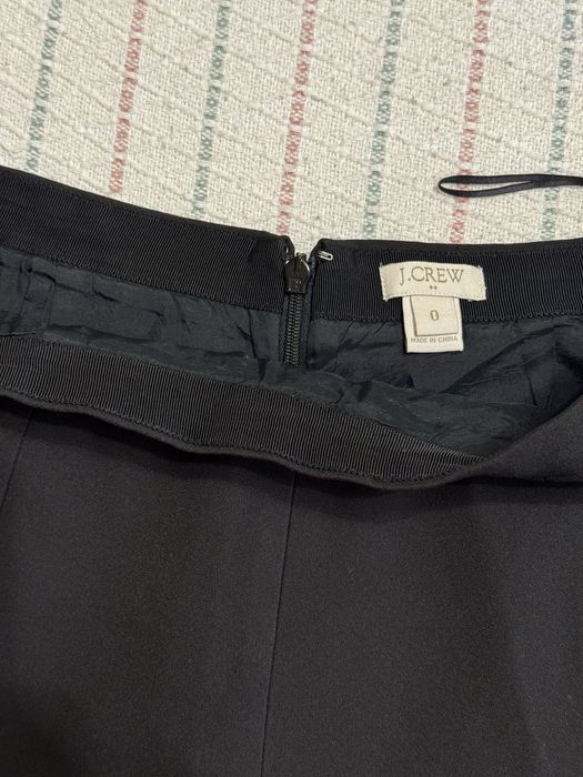 Черна дамска пола – А-линия