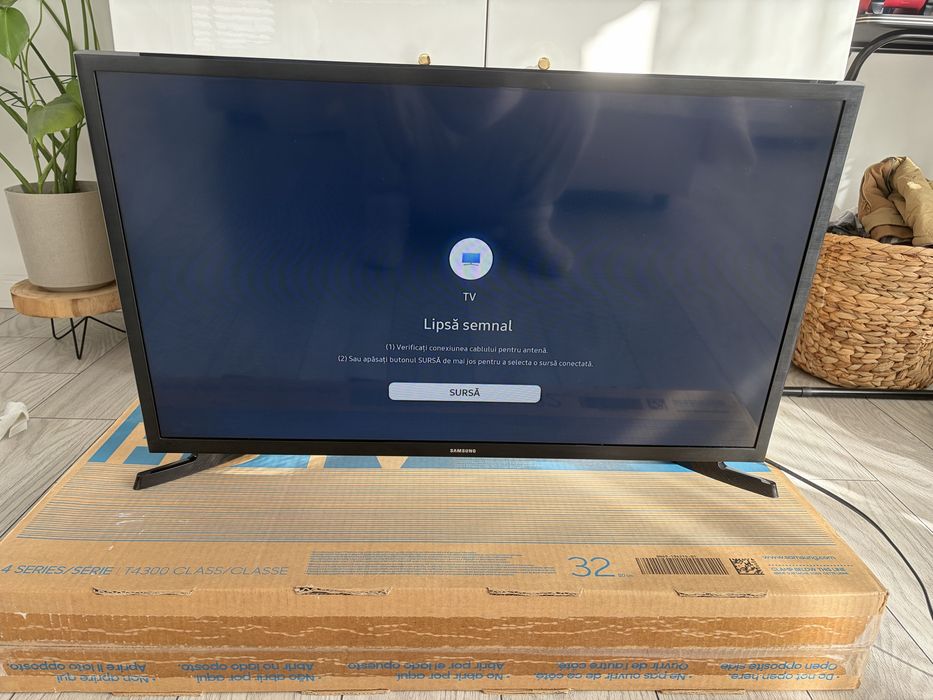 Smart TV Samsung 80 cm (32") UE32T4302 functioneaza perfect