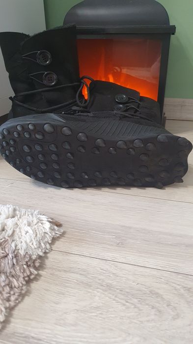 Ghete din piele naturală întoarsă în stare f bună,mărimea 39