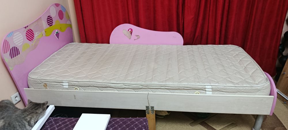Продам кровать с матрасом
