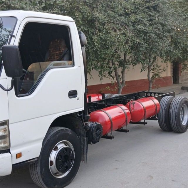 Isuzu NQR71zavot  2013