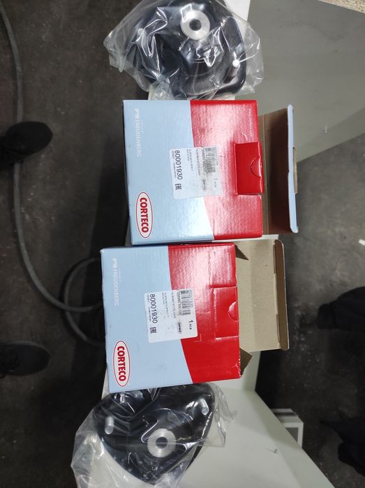 Опоры задние на Бмв х5 е53