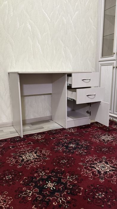 Офисный стол в отличном состоянии