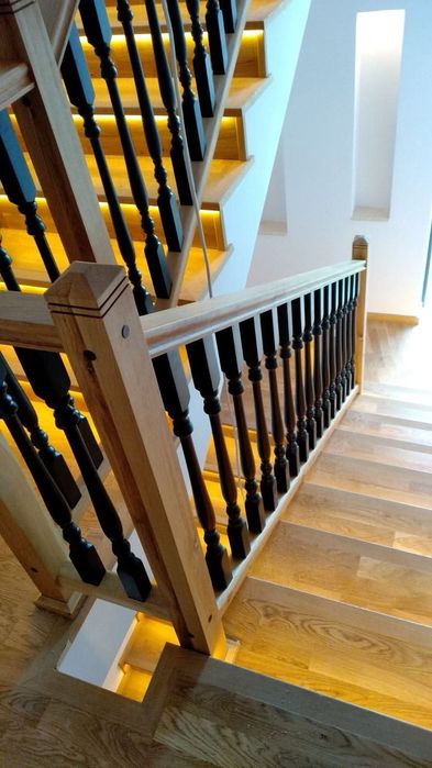 Стъпала, стълбище, парапет