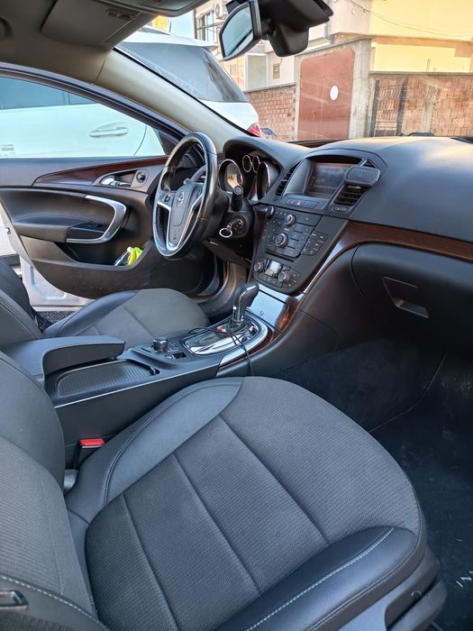 Opel Insignia  Седан