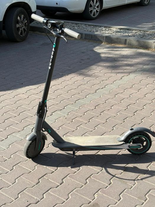 Vând trotineta electrica