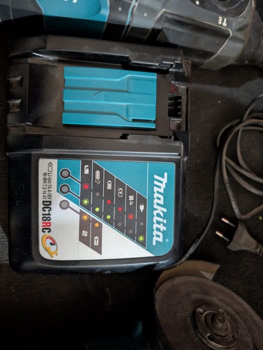 Set de scule Makita cu acumulator