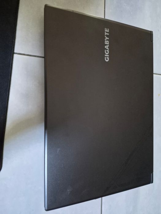 ноутбук Gigabyte