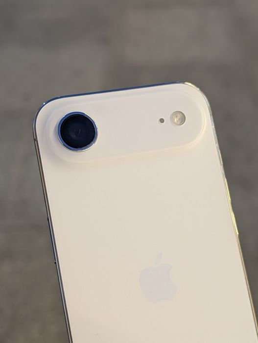 iPhone air 258 white
