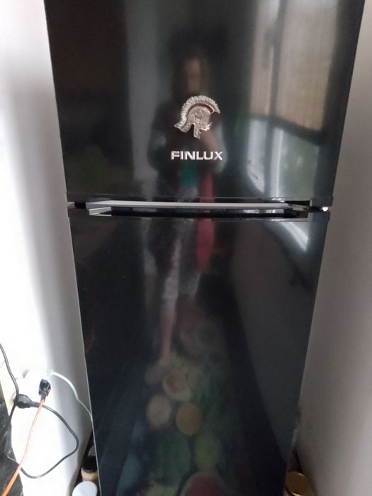 Хладилник с фризер камера