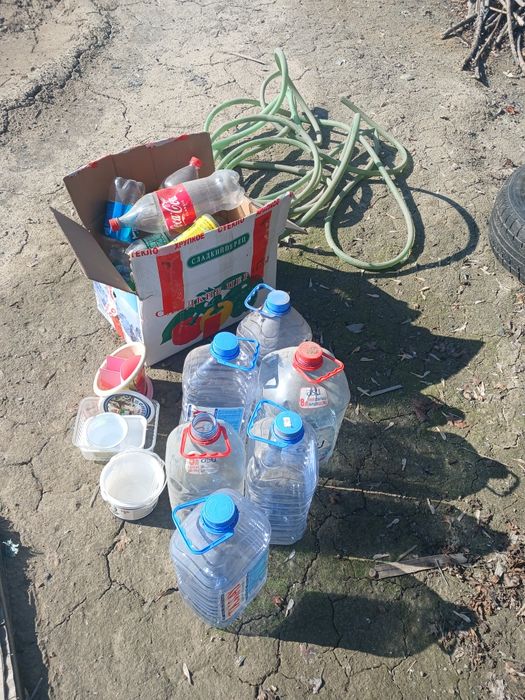 Бутылки 5л Продаётся  шланг.