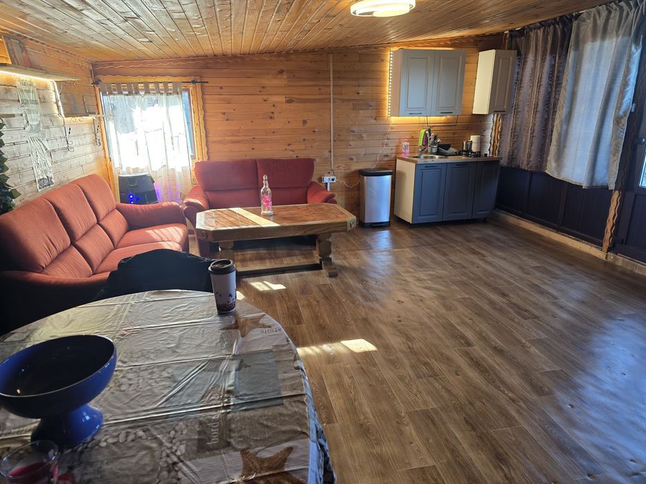 Cabana A freme cu ciubar de  inchiriat