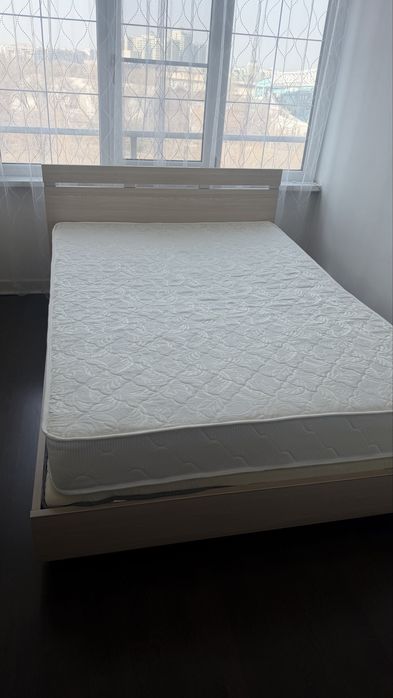 Матрас почти новый 140