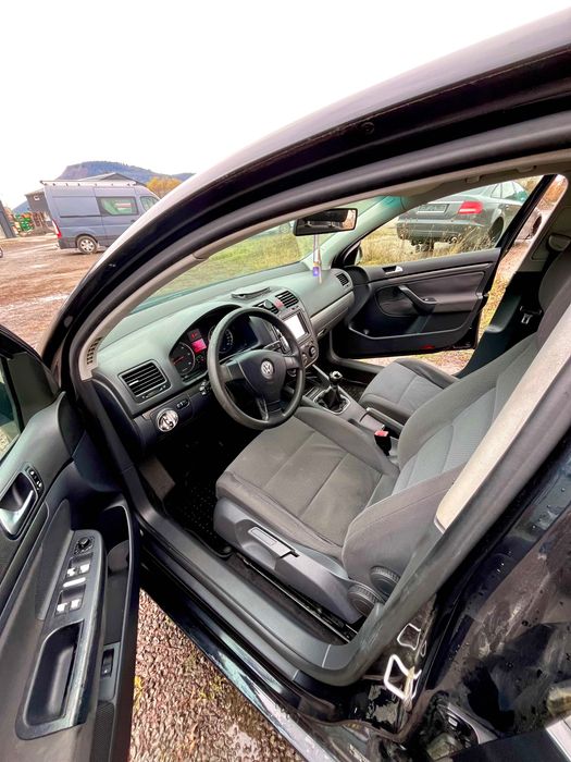 Volkswagen Golf diesel, 1.294 € — imagine 2