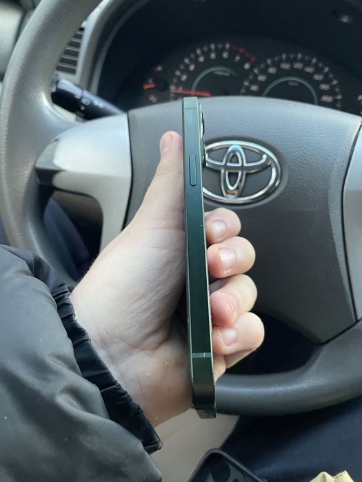 Продам iphone 13 128gb