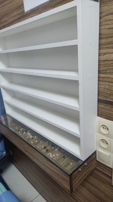 Полка для лаков.