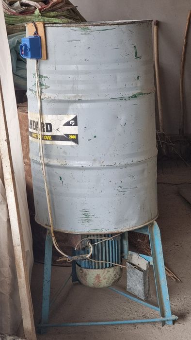 У́т у́тказадиган аппарат сотилади мотори 5,5 kw 3000 оборот ишлаши зур