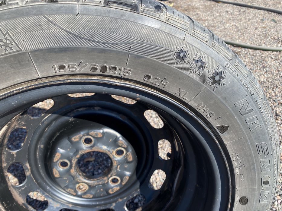 Продам диск с резиной 195/60 R 15