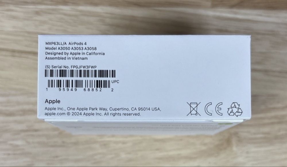 Срочно  Airpods 4 наушник