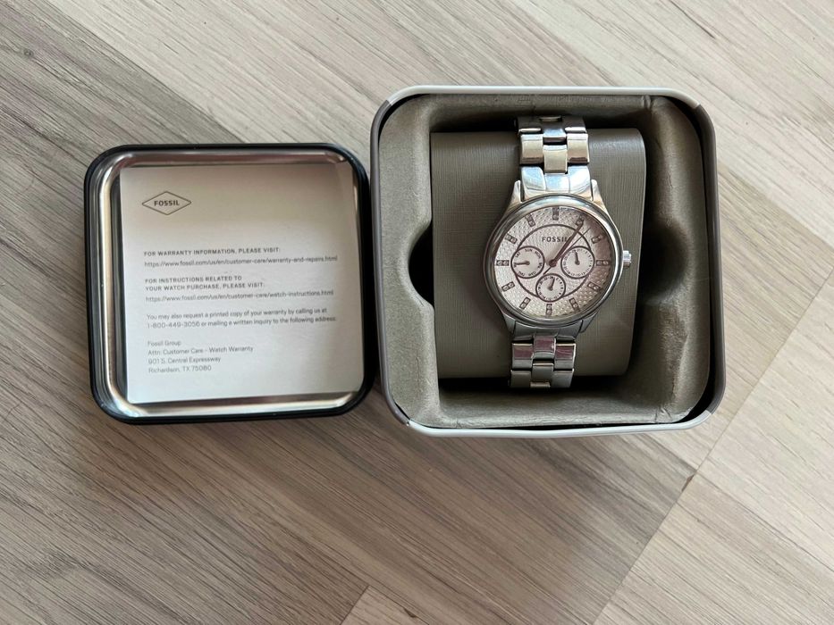 Дамски часовник - Fossil BQ1560 сребрист, като НОВ