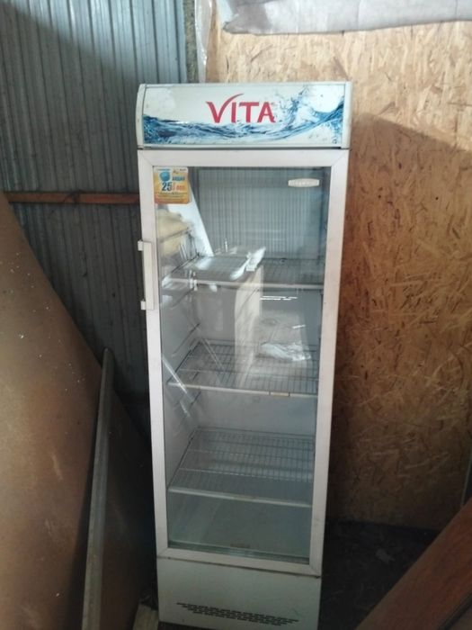 Продам холодильный шкаф-витрину VITA
