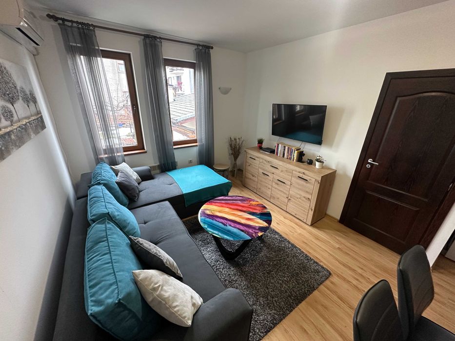 Тристаен апартамент под наем на отлична локация в Банско