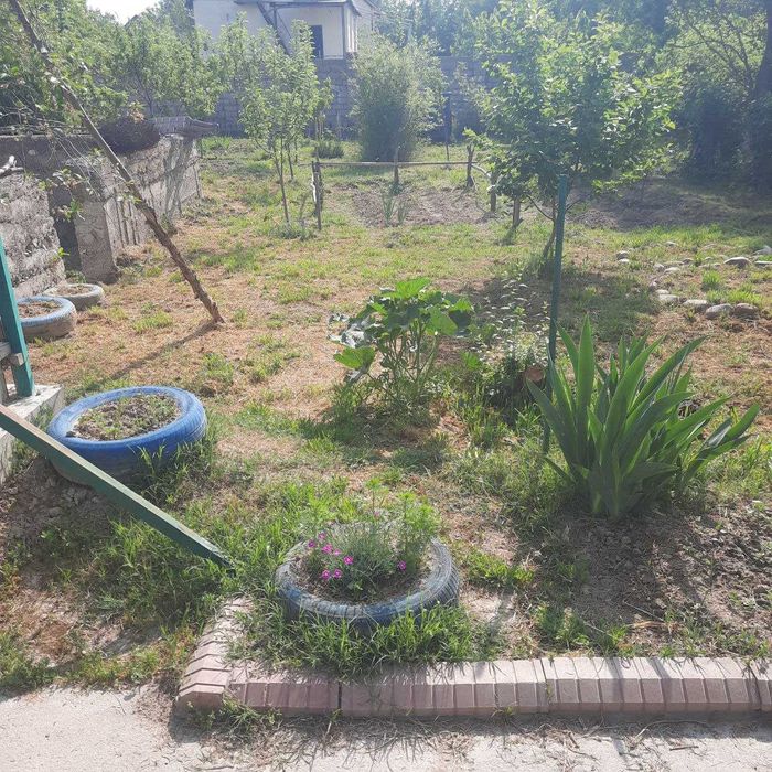 Продаётся дача с баней, двумя домами и бассейном