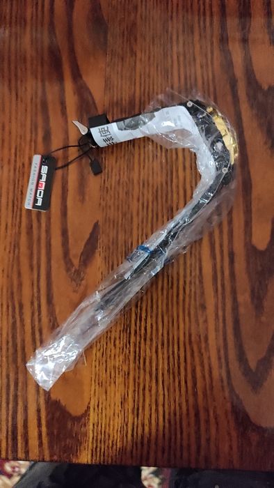 Продаются часы новые