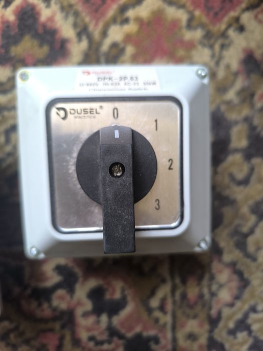 Продам Переключатель фаз ручной