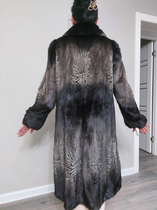 Продам норковую шубу