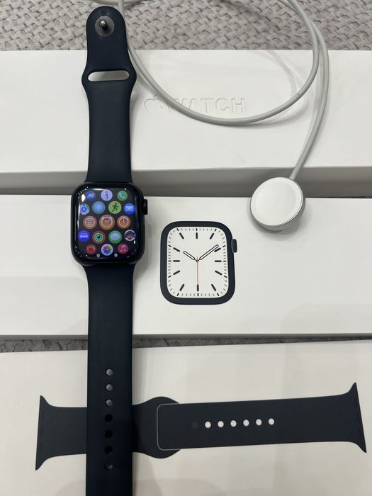 Продам Apple Watch 7