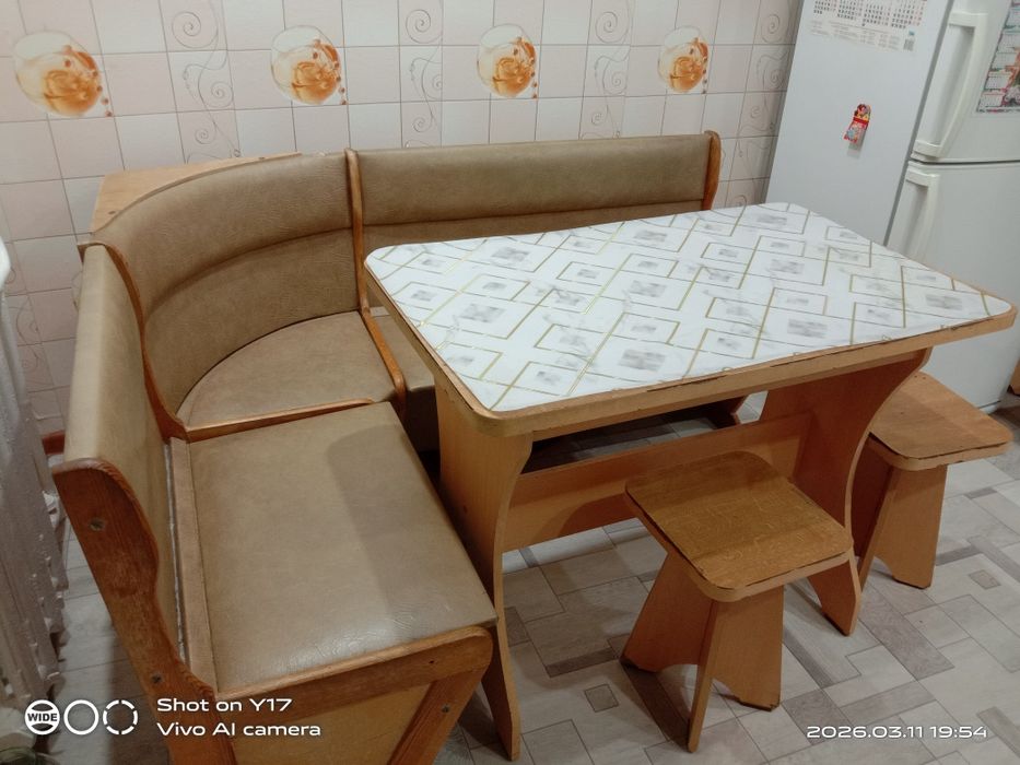 Кухонный диванчик + стол