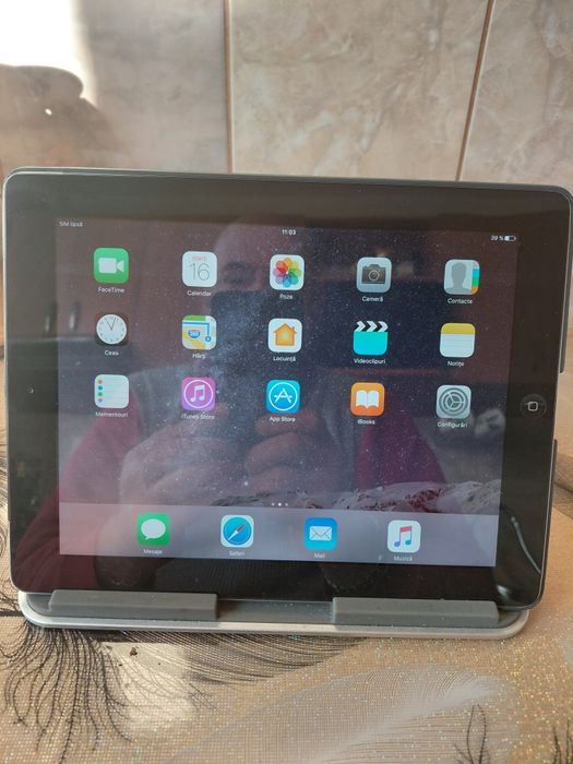 Vind i pad apple generația 4 cu cartelă