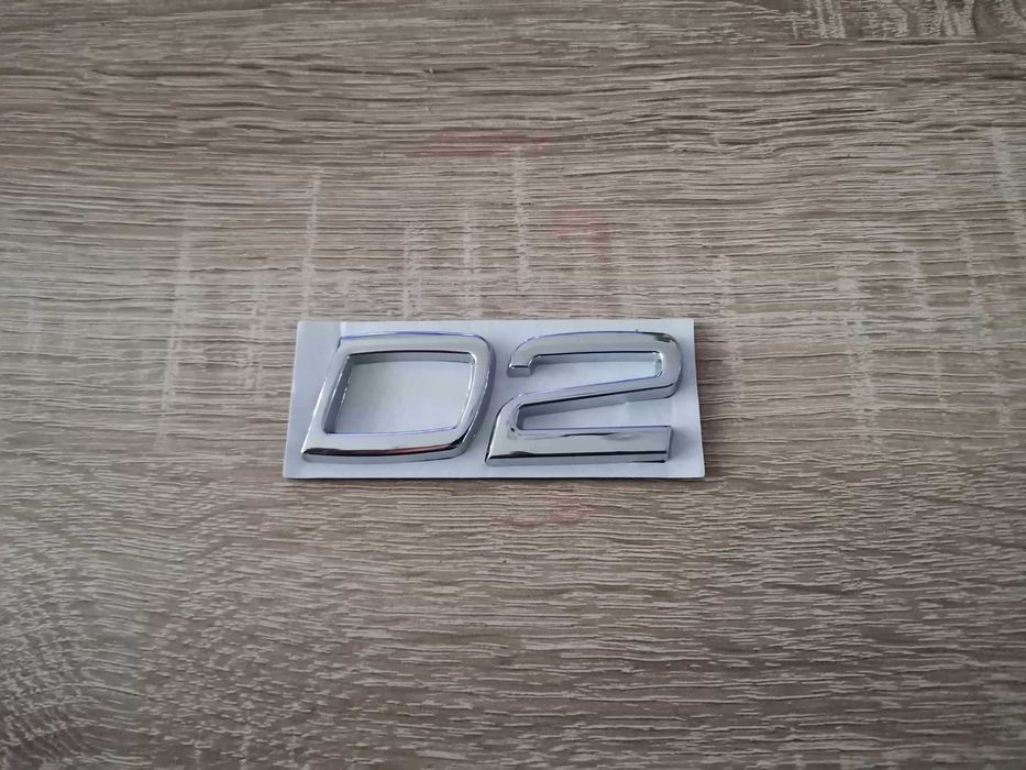 сребристи емблеми Волво Volvo D2