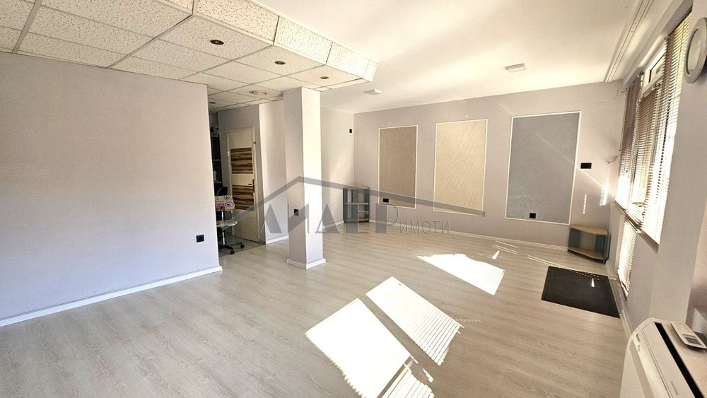 Дава се под наем Офис в Пловдив, Кършияка - 64 кв.м за 298.86 € - Снимка #1