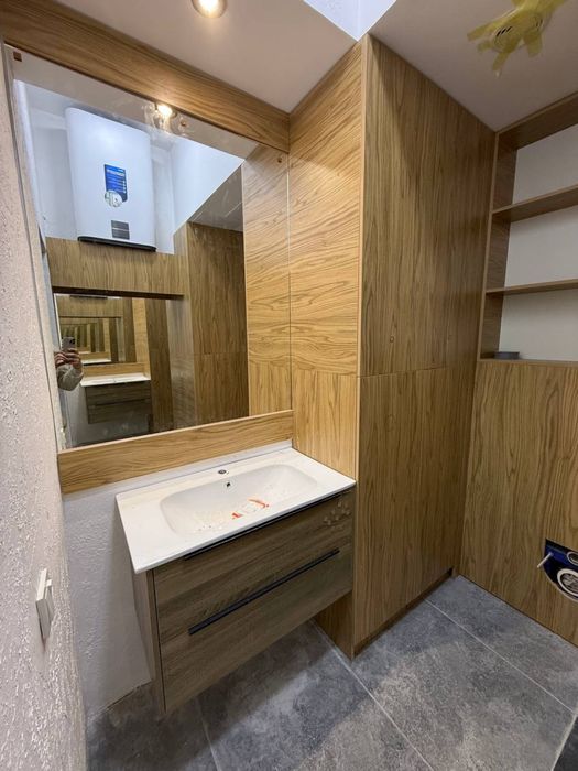 Помещения под офис или салон 84 кв.м с новым ремонтом .