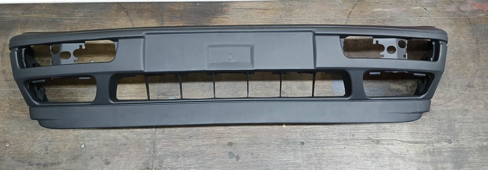 Бампер передний Volkswagen Golf3