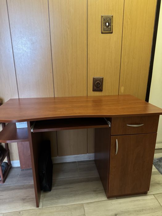 Офис/ученическо бюро