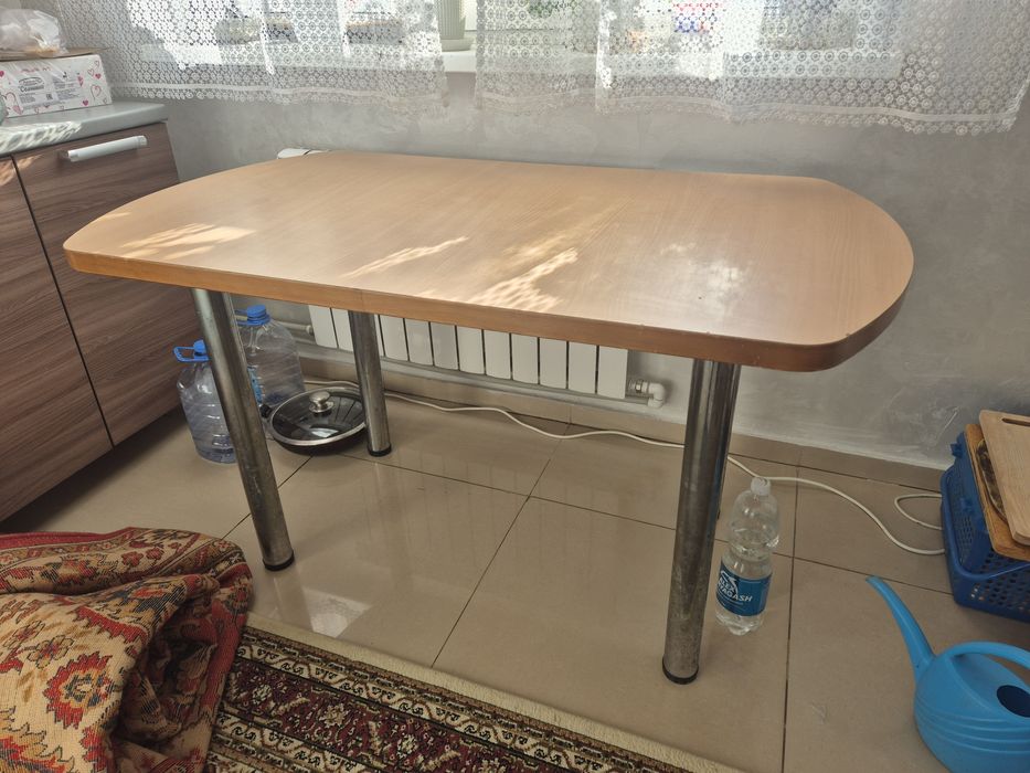 Продам кухонный столы