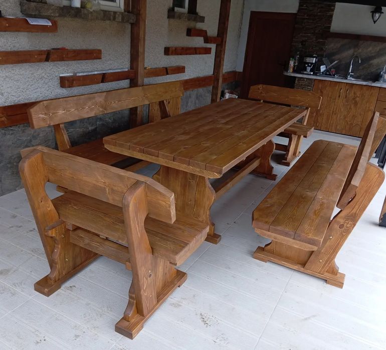 Баварски маси и пейки