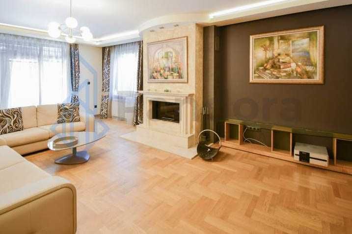 Дава се под наем Тристаен апартамент в София, Изток - 125 кв.м за 999 € - Снимка #3