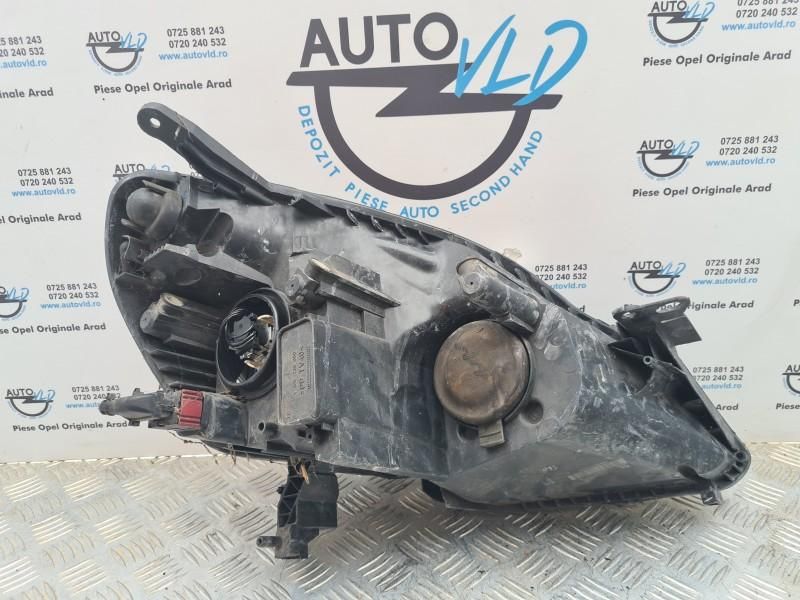 Far stanga fundal cromat Opel Zafira B