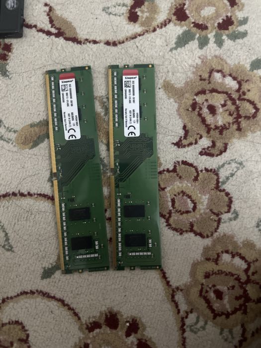 Оперативная память 8 гб  по 4 гб  кингстон ddr 4