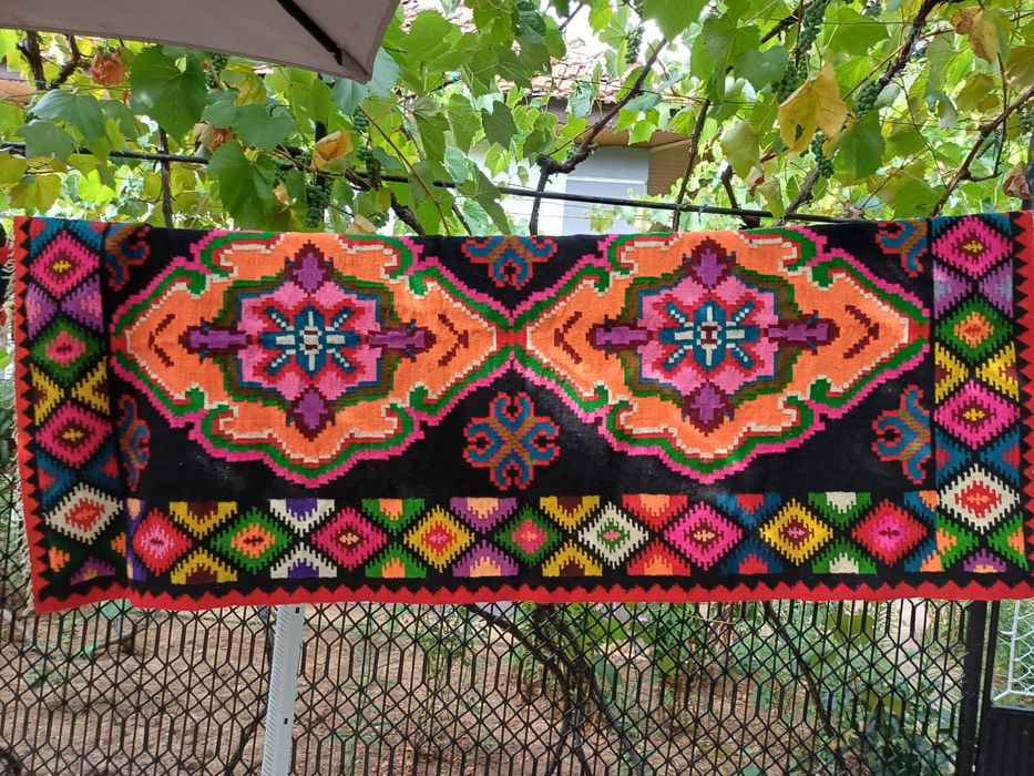 Covoare lucrate manual