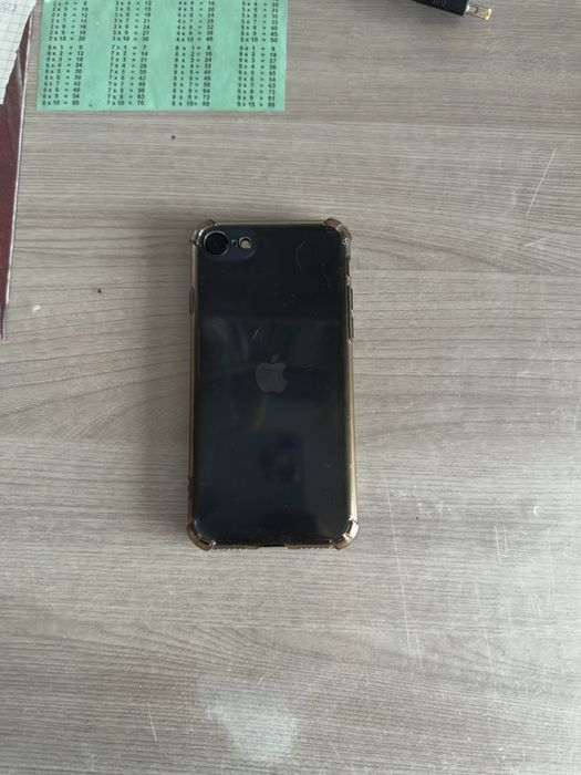 Продам iPhone se3