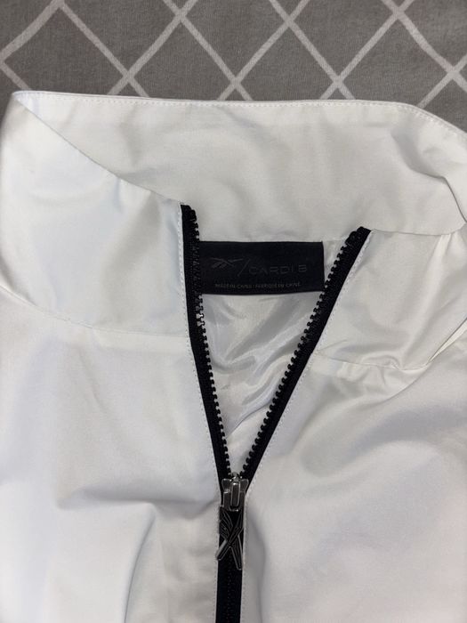 Geaca cropped Reebok x Cardi B